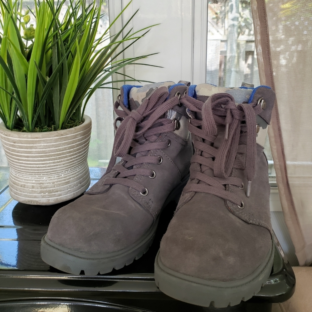 Toms Summit Hiking Boots - Picture 2 of 8